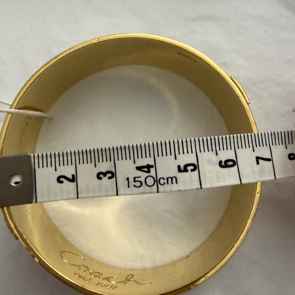 Gold bangle - Picture 7 of 7